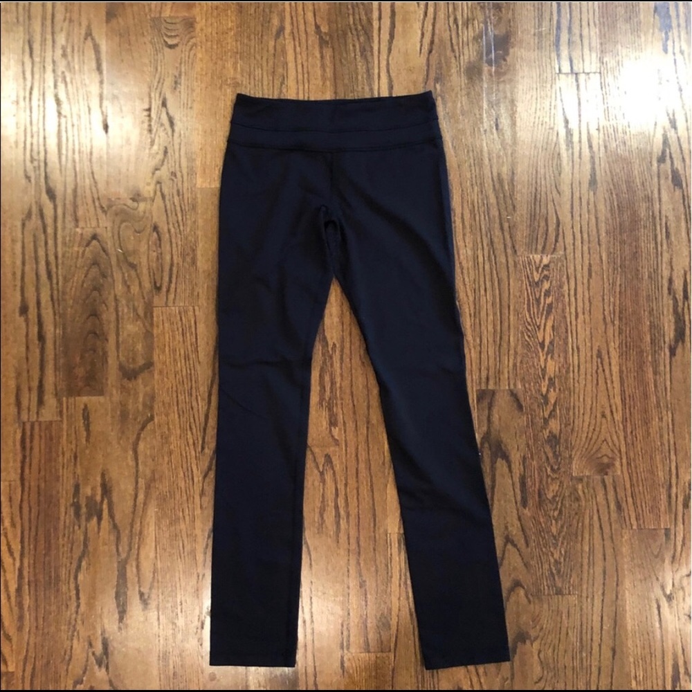 Long black lulu with seam
